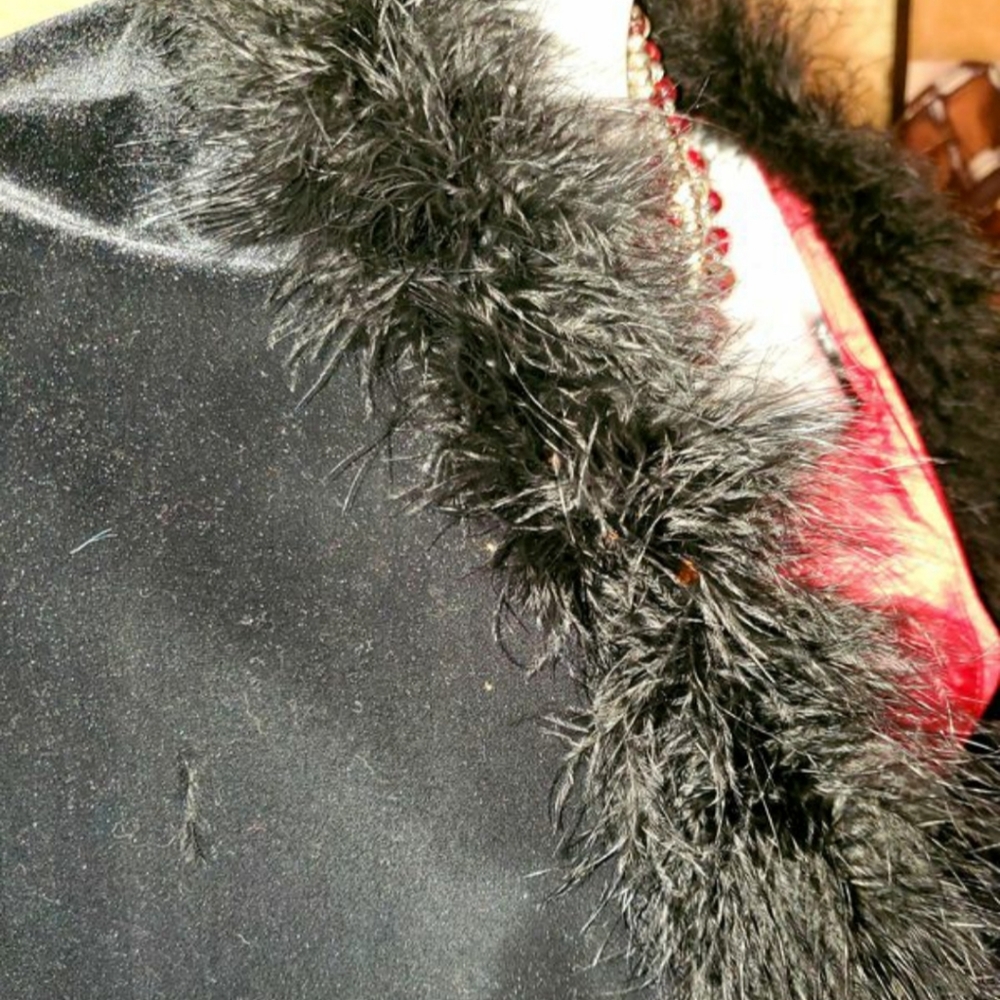 🖤Black Velvet Cape with Marabou feathers 🖤 - Picture 3 of 16